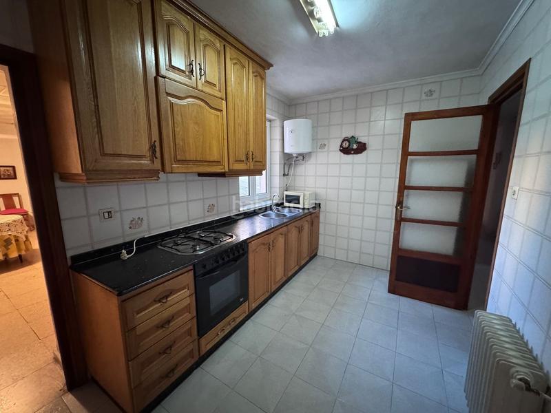 Foto af08d78f-f7f2-494e-867e-080a58de2e9c. Casa bifamiliare con camino riscaldamento parcheggio in Villena