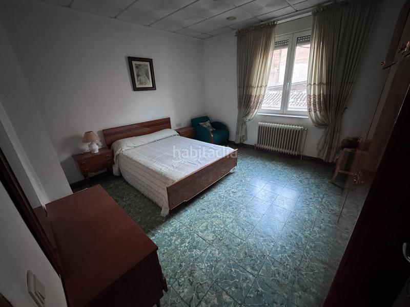 Foto c1e4d40b-6d4a-4479-8d50-261c7022099d. Casa bifamiliare con camino riscaldamento parcheggio in Villena