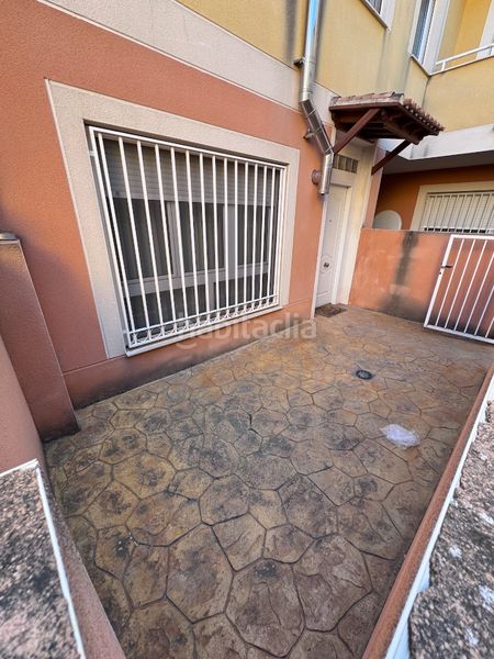 Foto ff38aeed-f639-416e-8e73-c1440727296f. Casa adossada amb aparcament a La Paz Villena