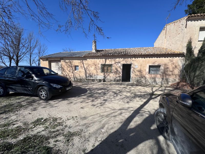 Foto a41b7288-8eb9-40a5-a18b-a5d22e35c259. Masia amb aparcament a Partidas Norte Villena