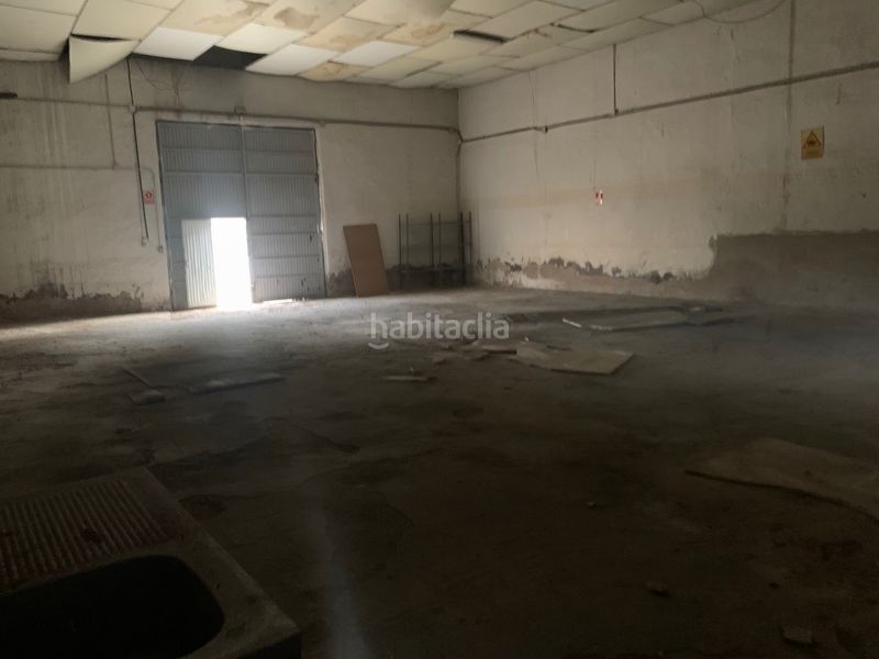 Foto 6d0529c3-3ff5-4498-b827-437d8cc54670. Local comercial nave con parcela en San Francisco Villena