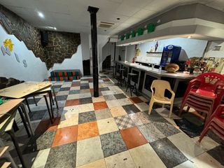 Business premise  Calle san antón. Local en centro histórico