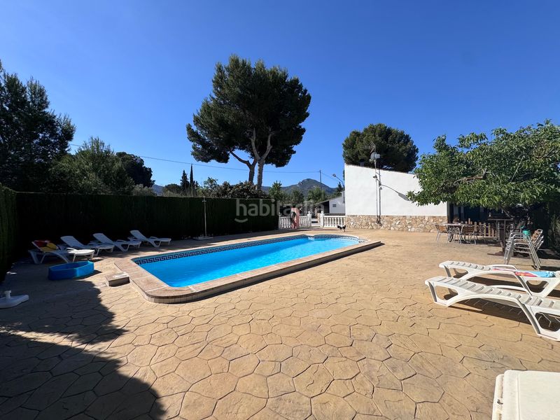 Foto e2f8d8bb-14c0-459f-a982-5fe80c0d5b08. Masia amb xemeneia calefacció aparcament piscina a Villena