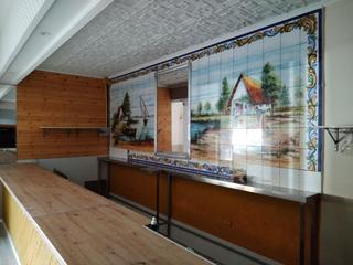 Lloguer Local Comercial a Carrer poeta eduardo buil 1. Se alquila el bar
