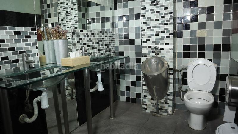 Foto 8d7bc51a-79f4-452f-af51-8d0a5dea90c0. Traspàs local comercial a carrer de ciscar 45 a Gran Via Valencia