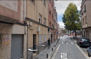 Appartement à Carrer de roma 8. Se vende piso ocupado en calle roma