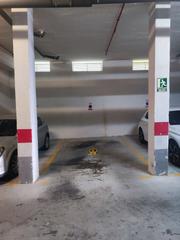 Lloguer Aparcament cotxe a Avenida calderón de la barca 4b. Piso en alquiler en urbanización brisas de los naranjos en nueva