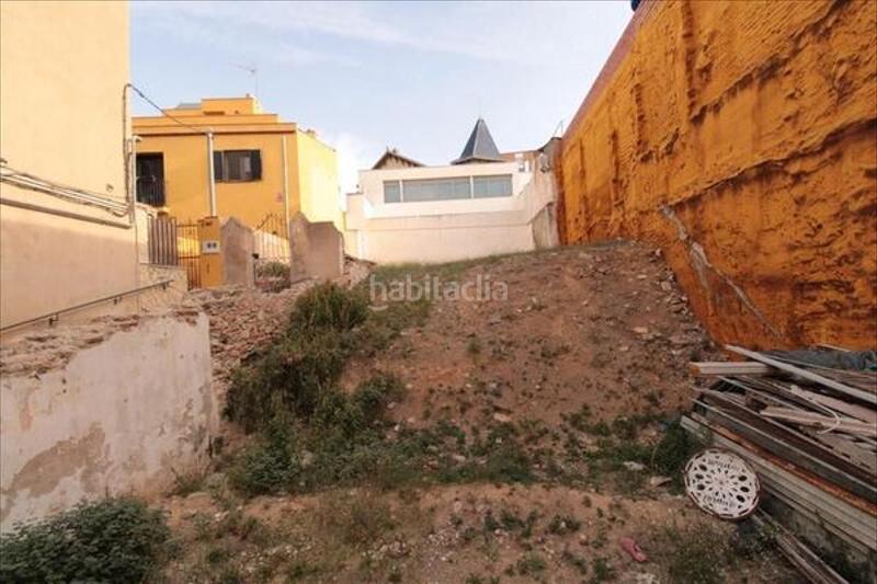 Foto f60187ce-e611-4313-9b18-31379e7ed195. Terreny residencial a Centre Santa Coloma de Gramenet