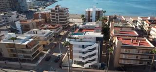 Gebäude in Calle hellín 7. Hotel-apartamentos en la playa en venta