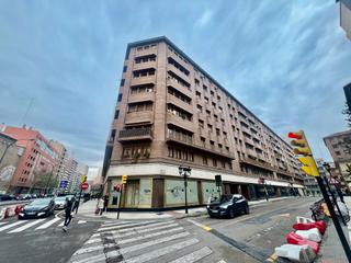 Location Local commercial à N/a. Local en zona comercial de zaragoza