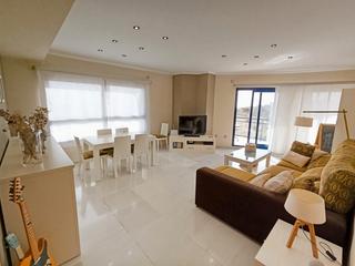 Appartement  Carrer guadalest. Piso de 3 dormitorios