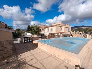 Chalet  Partida mediases. Chalet de 6 dormitorios