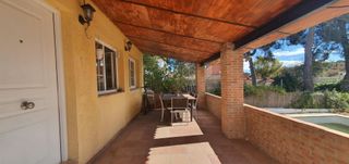 Chalet en La Cañada. Chalet con piscina y varios anejos
