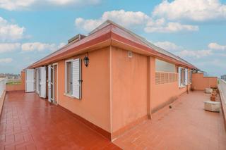 Appartement à La Plana. Ático con terraza 40m