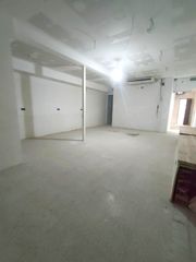 Local Comercial a Barri de les Corts. Bar-restaurante en venta en la zona de les corts