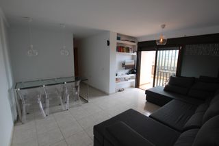 Flat in Calle envolvente 38. Se vende piso en  parque de la reina-arona