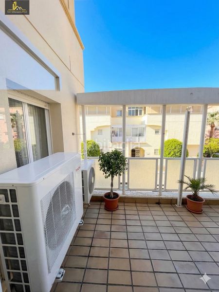 Foto 4e693996-e392-4d77-bcd5-2eb71f287f75. Casa amb aparcament a El Altillo Jerez de la Frontera