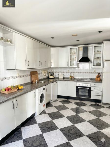 Foto 8bb0bf70-a585-42d0-8366-57e8b3d9e888. Casa amb aparcament a El Altillo Jerez de la Frontera