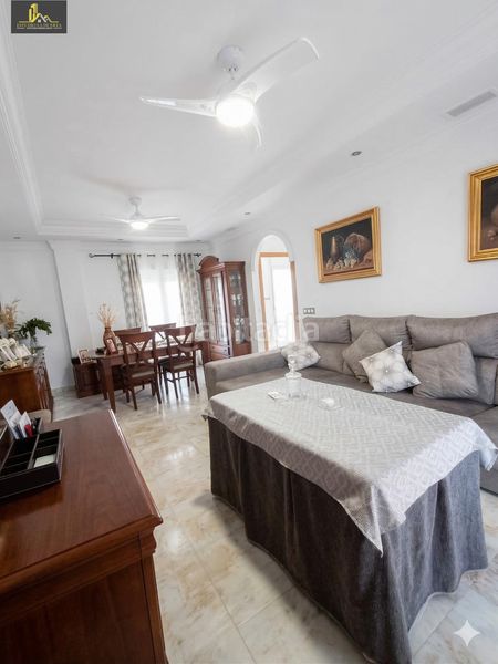 Foto 3e1a2deb-6994-44a1-b8c8-973aee3679c3. Casa amb aparcament a Caballero Bonald-S. José Obrero-Guadalcacín Jerez de la Frontera