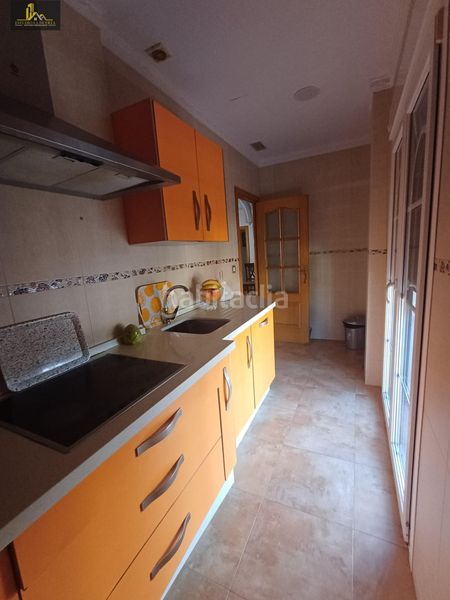 Foto 94d333c4-4e62-46e9-b9cc-a2cd6628f06d. Casa amb aparcament a Caballero Bonald-S. José Obrero-Guadalcacín Jerez de la Frontera