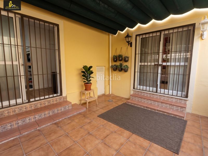 Foto 4faba0d1-57d2-4b2d-8973-7c17914e5d92. Casa amb piscina a Chapín - Campus Universitario - Navinco Jerez de la Frontera