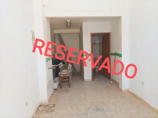 Local Comercial  Calle de holanda. Pequeo local en zona comercial