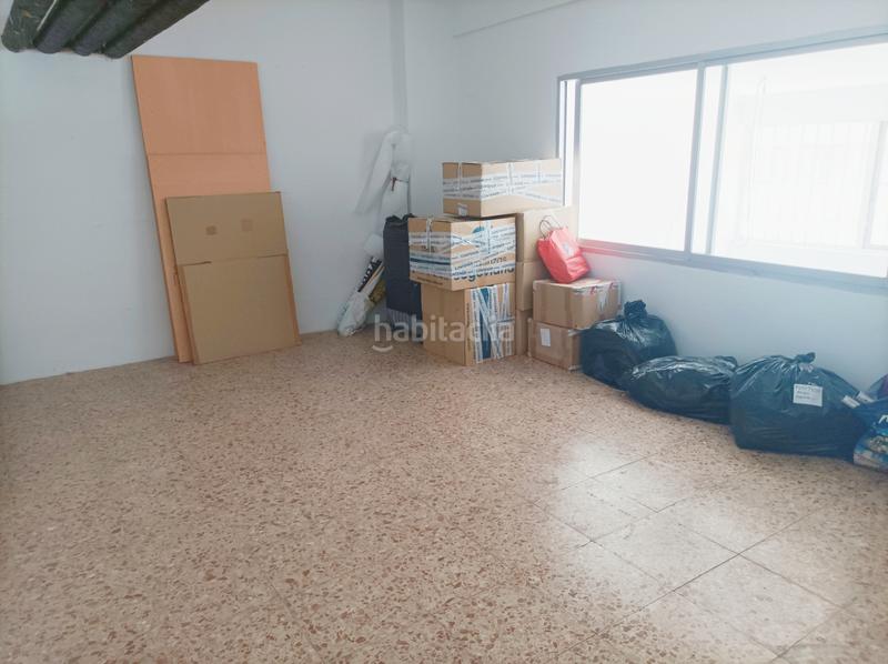 Foto c5c52148-eb45-4635-927c-1b530f8b366e. Local comercial  con dos plantas en Leganés