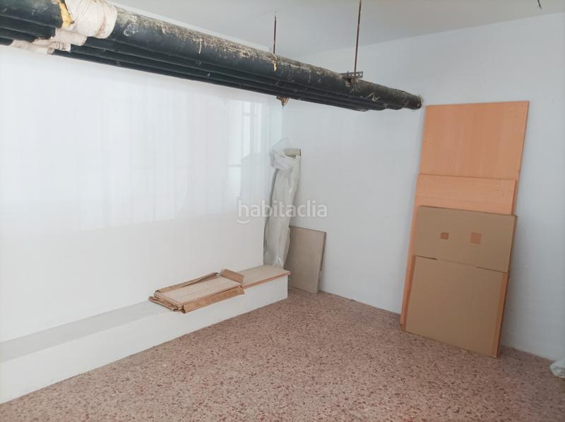 Foto dcfcb488-fe12-4c71-9687-f467041f8d94. Local comercial  con dos plantas en Leganés