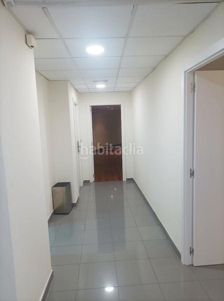 Foto 2c0e577a-bd4e-4c51-a42c-8829ab212fce. Locale commerciale in avenida de la universidad 35 in Leganés