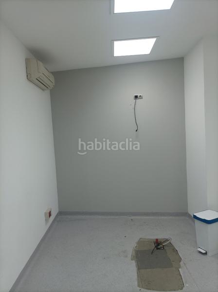 Foto 350c2bc0-fda5-4fe6-a260-9e49cbcae727. Locale commerciale in avenida de la universidad 35 in Leganés