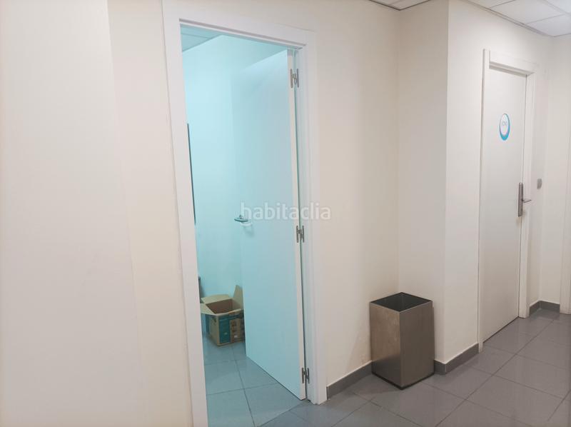 Foto 43aa50d3-a3df-4690-b233-0f2af8b8c4fe. Locale commerciale in avenida de la universidad 35 in Leganés