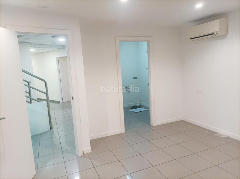 Foto 4c528d34-b6e2-4cdf-b68d-c13aaa46b571. Locale commerciale in avenida de la universidad 35 in Leganés