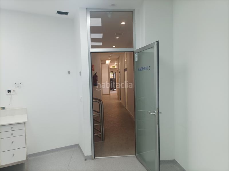 Foto 6e2da9a3-c079-459c-84e9-2f7c407c13a6. Locale commerciale in avenida de la universidad 35 in Leganés