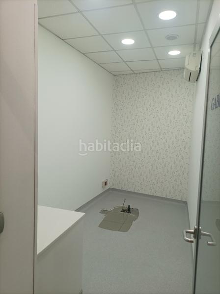 Foto 800df27c-d2a0-4024-ad79-a121babf18bc. Locale commerciale in avenida de la universidad 35 in Leganés