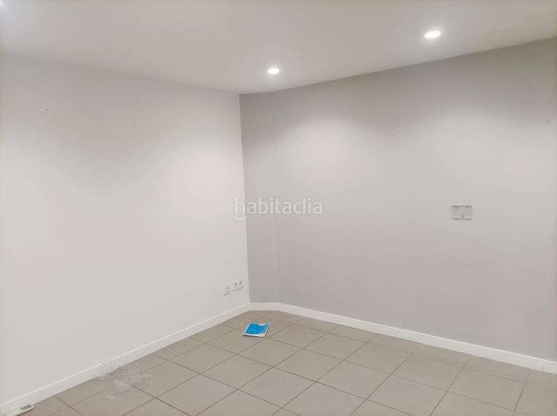 Foto 8a995318-0ba1-4e32-972e-082c08618f0a. Locale commerciale in avenida de la universidad 35 in Leganés