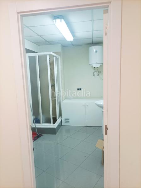 Foto 8cccaf9e-7528-4ead-8c39-cee398553cb9. Locale commerciale in avenida de la universidad 35 in Leganés