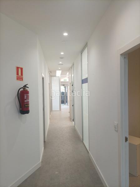 Foto 8ff7431b-28c4-4c93-8165-4234c7e59e4d. Locale commerciale in avenida de la universidad 35 in Leganés