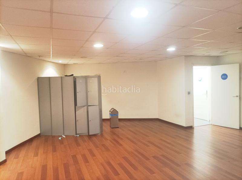 Foto 951b9864-7489-4e21-91cf-002c022fb33e. Locale commerciale in avenida de la universidad 35 in Leganés