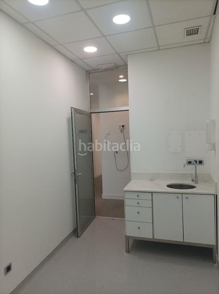 Foto 9806269d-a1e0-4e1c-a872-158ff6d31053. Locale commerciale in avenida de la universidad 35 in Leganés