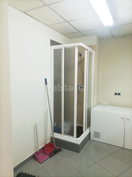 Foto aa47db97-ecad-47c0-a4ef-8409165a1974. Locale commerciale in avenida de la universidad 35 in Leganés