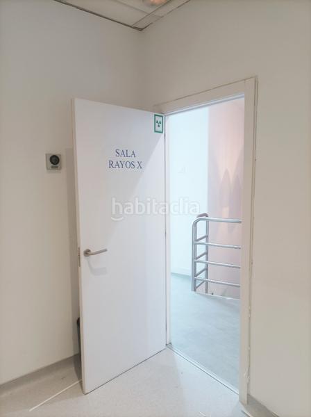 Foto ad40bf13-6ae1-41ce-bbfb-5d6c41349363. Locale commerciale in avenida de la universidad 35 in Leganés