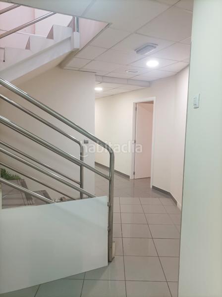 Foto b0c721db-92d6-4239-ac31-7261c6a098b9. Locale commerciale in avenida de la universidad 35 in Leganés