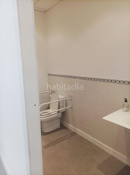 Foto b328a586-1d2b-4b2e-aacd-6c0f27683a77. Locale commerciale in avenida de la universidad 35 in Leganés