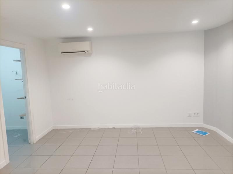 Foto e3358f07-95c9-4130-b565-a23146d6fd1e. Locale commerciale in avenida de la universidad 35 in Leganés