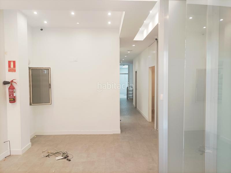 Foto f6c9b84e-4dea-409c-b9ed-b1df0579c9c8. Locale commerciale in avenida de la universidad 35 in Leganés