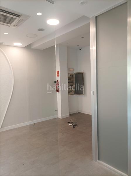 Foto f84e197a-072f-4cfc-8124-faa492d2a9f7. Locale commerciale in avenida de la universidad 35 in Leganés