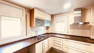 Appartement à Centre. Pis amb vistes al mar i gran zona comunitària!