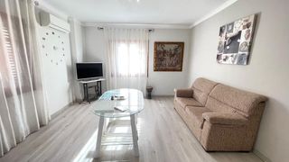 Flat in Sant Cebrià de Vallalta. Piso todo exterior en el centro de sant cebrià