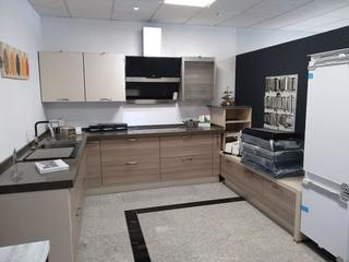 Rent Industrial building in Pisa. Completamente equipada
