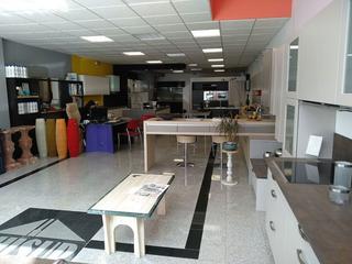 Nave industrial  Brújula. Completamente equipada